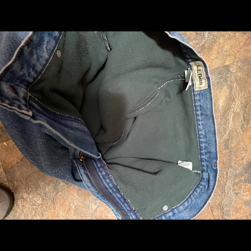 L. L. Bean Classic Fit - image 6